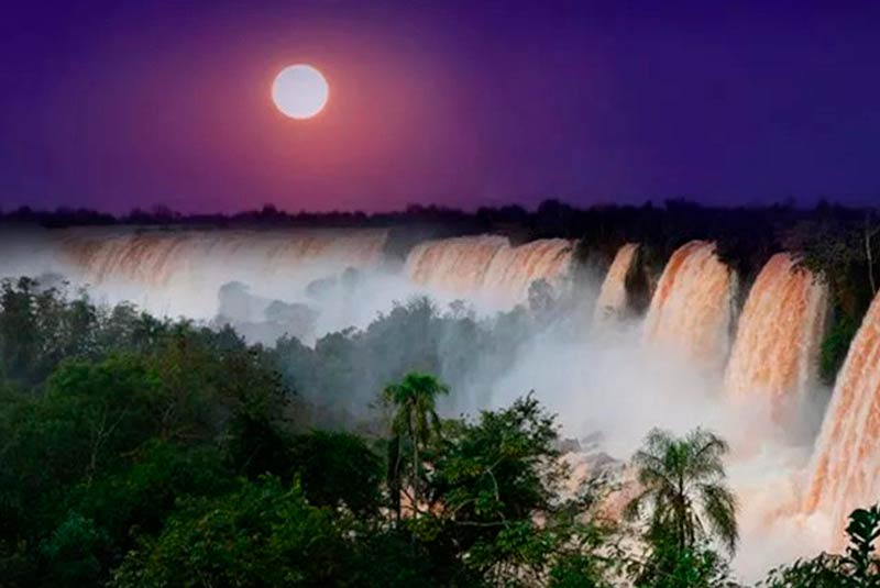 Cataratas Iguazú cena a la luz de la Luna